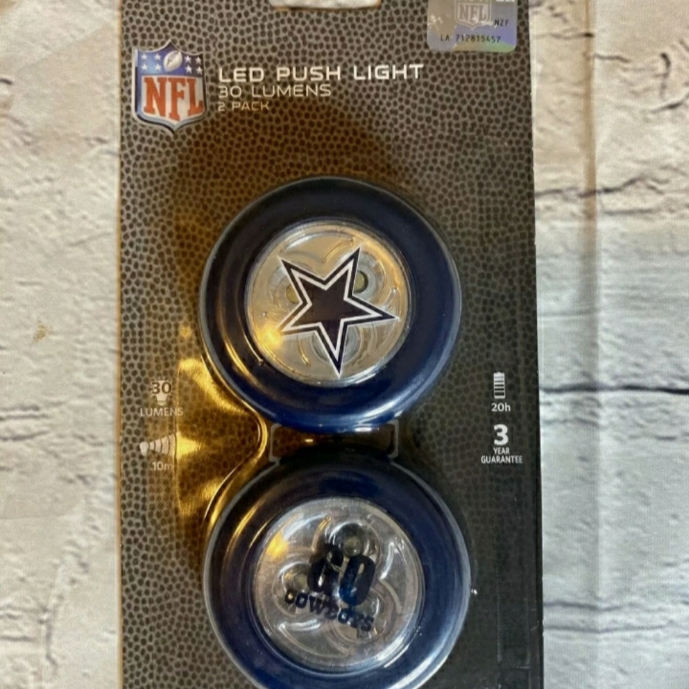 NFL DALLAS COWBOYS LED PUSH LIGHT 30 lumens 2 PACK 20 Hour Light New In Package
